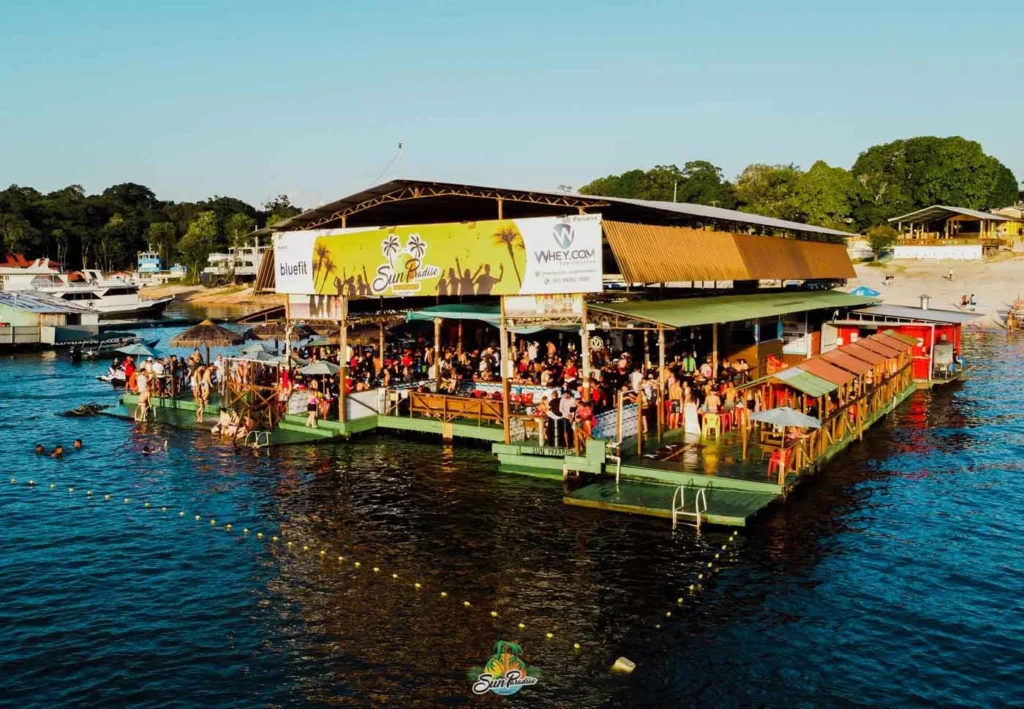 Flutuante-Sun-Paradise-1024x709 Conheça Manaus em 2 dias: da Amazônia ao encontro das águas Brasil Natureza e Aventura