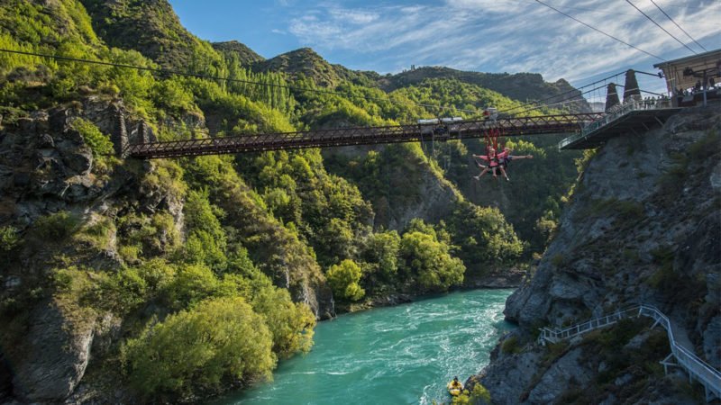 Kawarau-swing-queenstown-800x450-1 Roteiro de 3 dias em Queenstown: aventura radical, paisagens e vinhos Natureza e Aventura Oceania