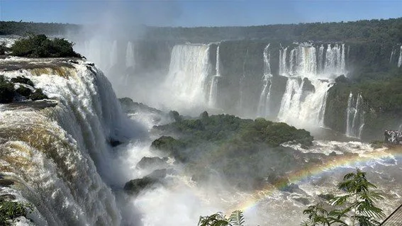 Cataratas de foz do iguaçu de dia